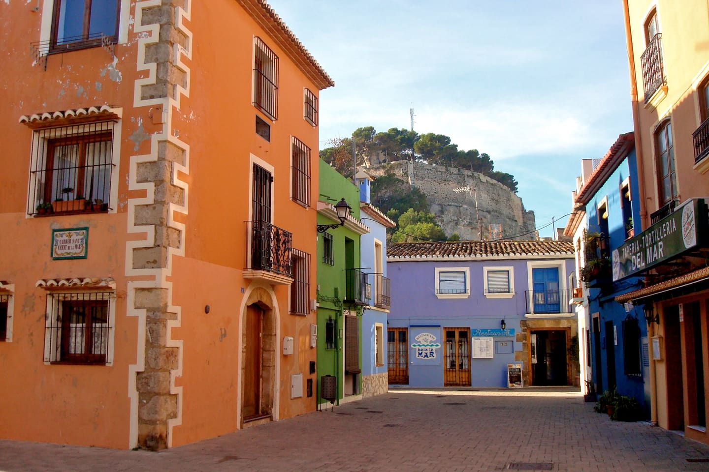 Neighborhood by the Sea