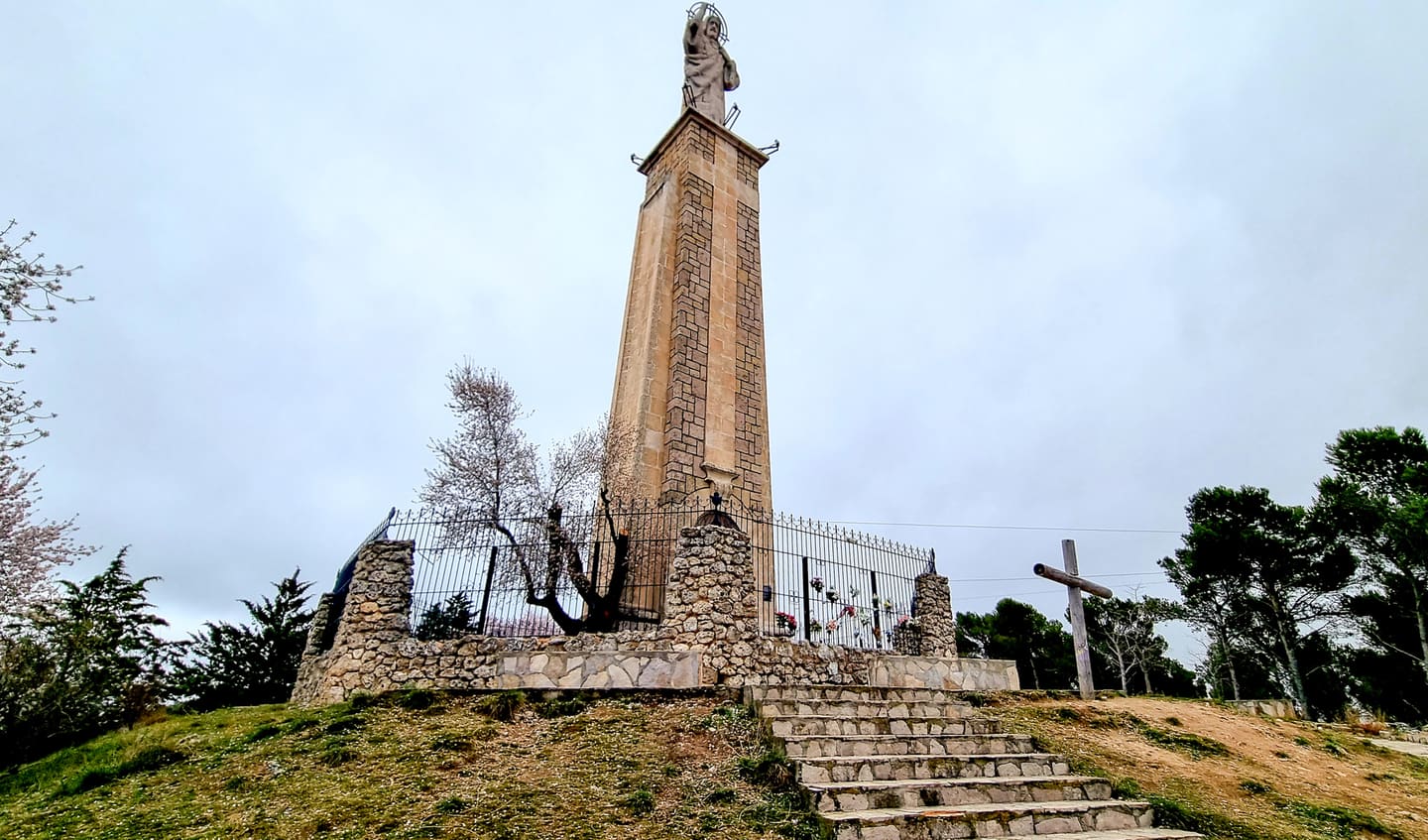 Monument to the Sacred Heart of Jesus